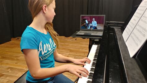 Online Piano Lessons .